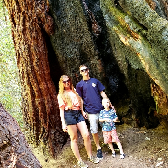 Meet your Posher, Alyssa - Picture 2 of 7